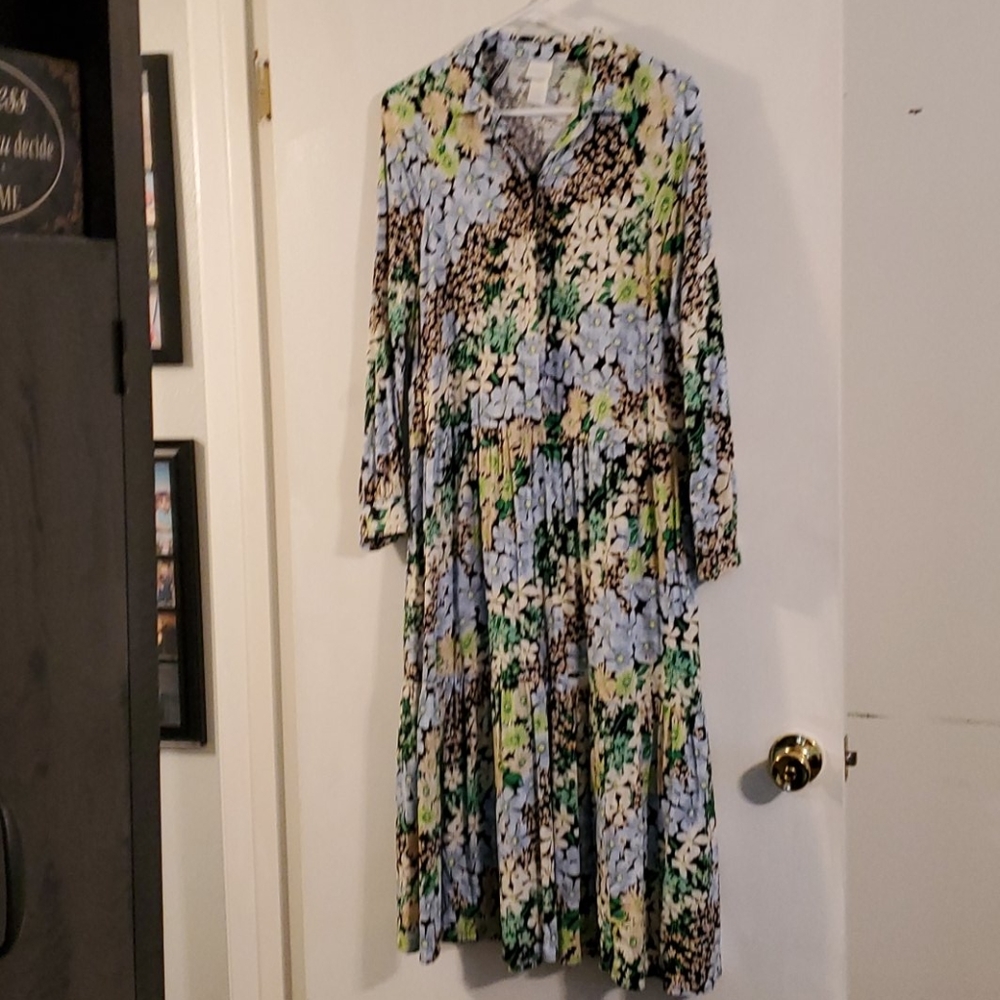 Tiered maxi dress with long sleeves